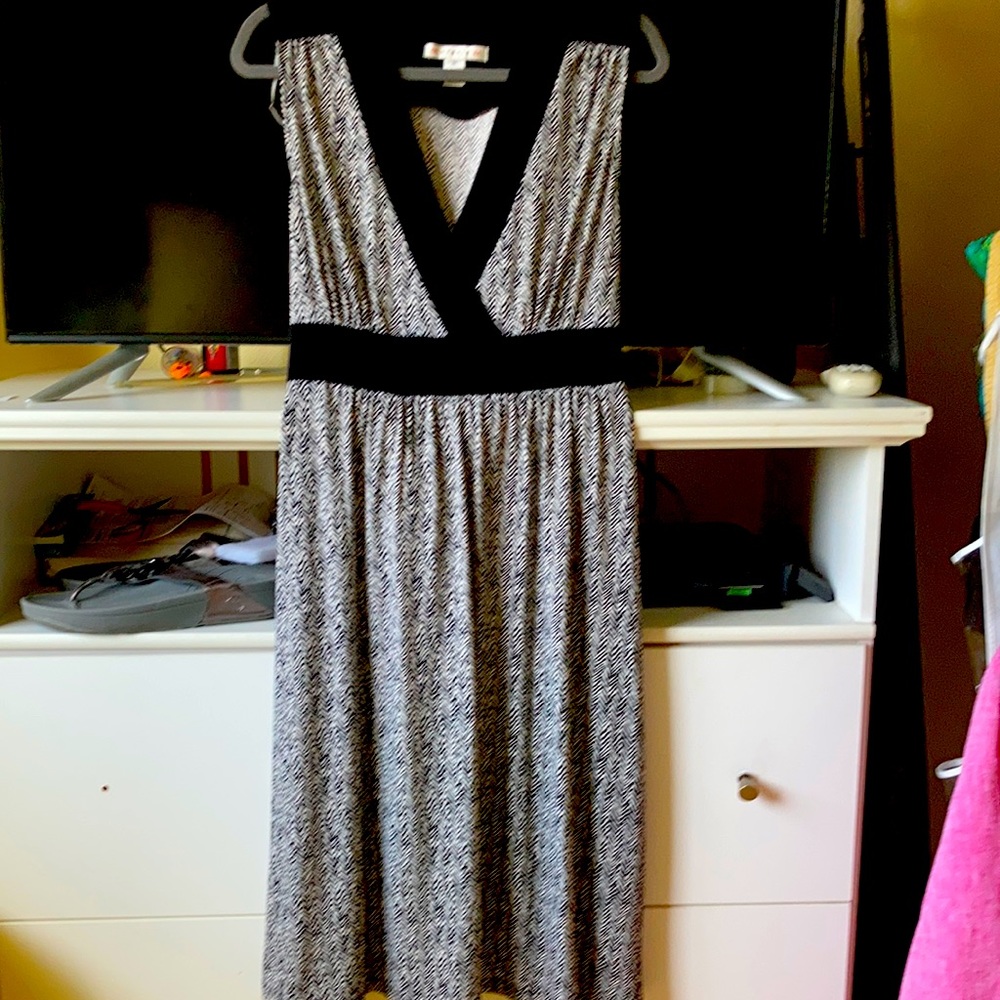Sleeveless black and white dress NWT